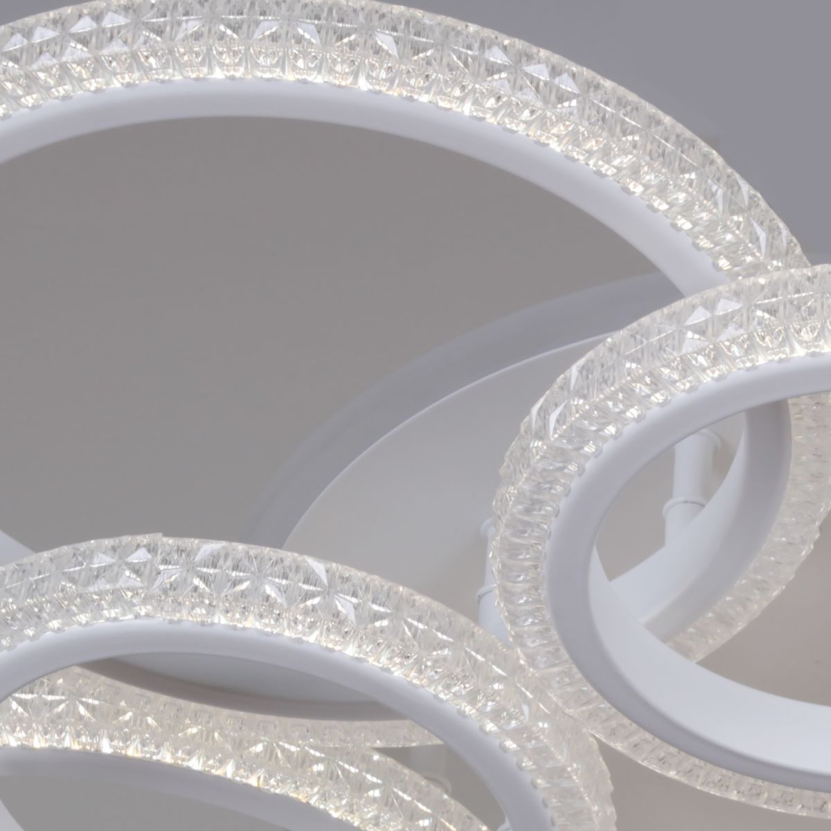 Потолочная люстра Reluce 06333-0.3-5+5A WH (RGB)