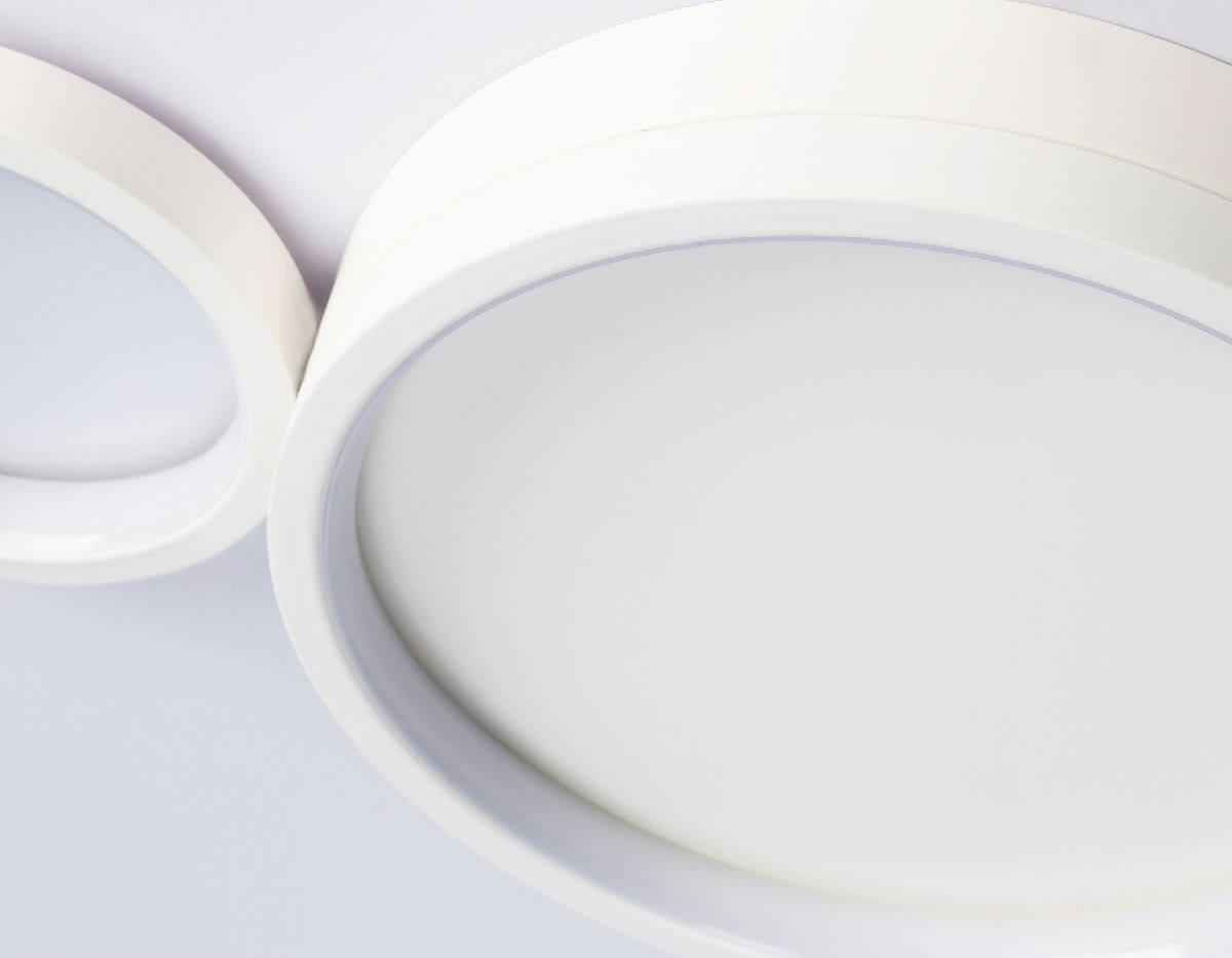 Потолочная люстра Ambrella Light Comfort LineTech FL4812