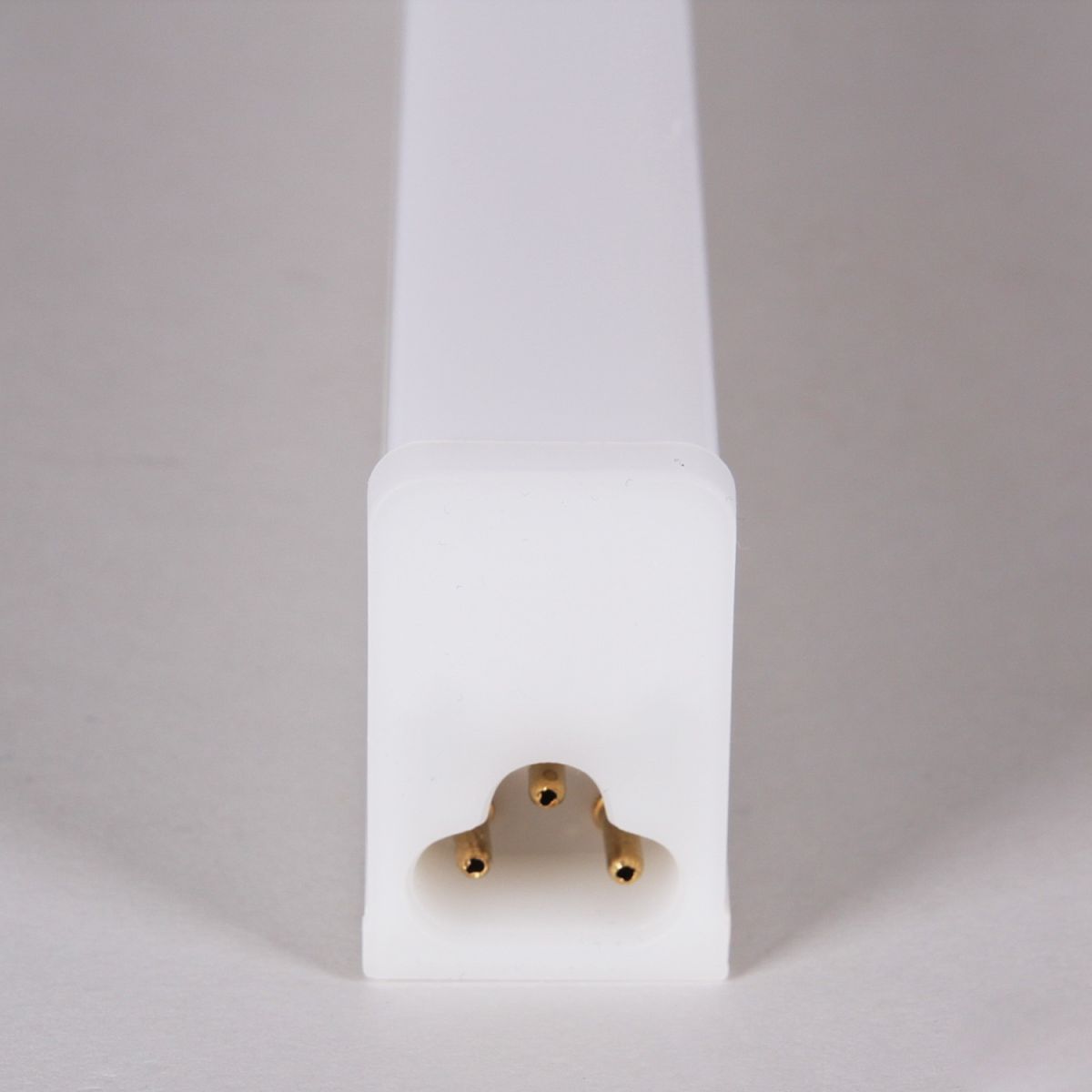 Линейный светильник Reluce 54002-9.5-001QL 4000K LED18W WT