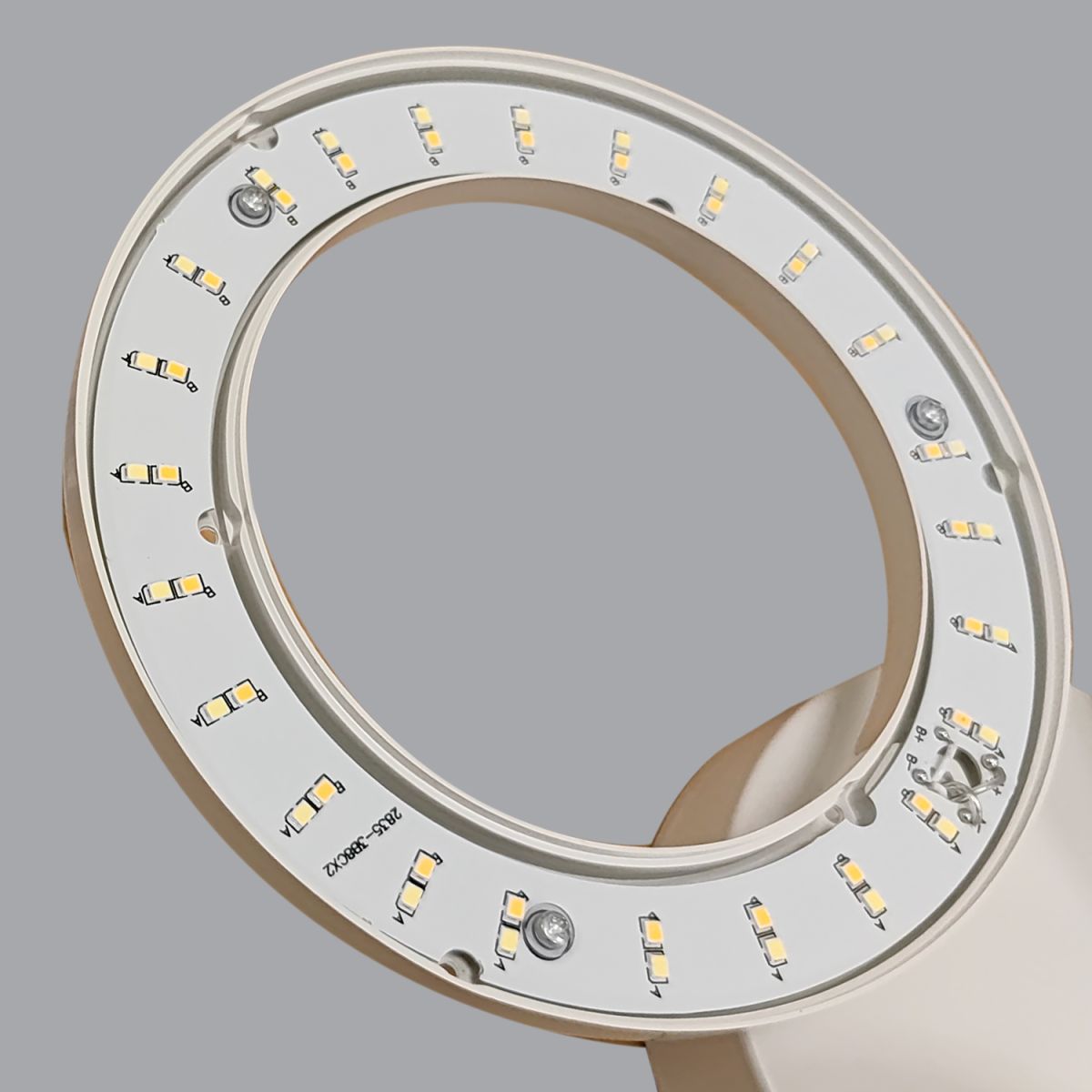Потолочная люстра Reluce 09847-0.3-03A WH