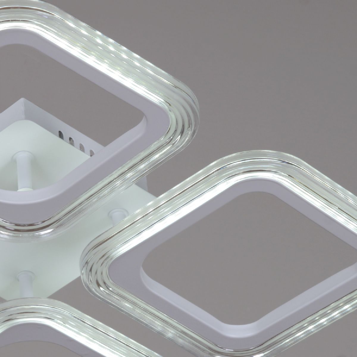 Потолочная люстра Reluce 09826-3.3-04 WH