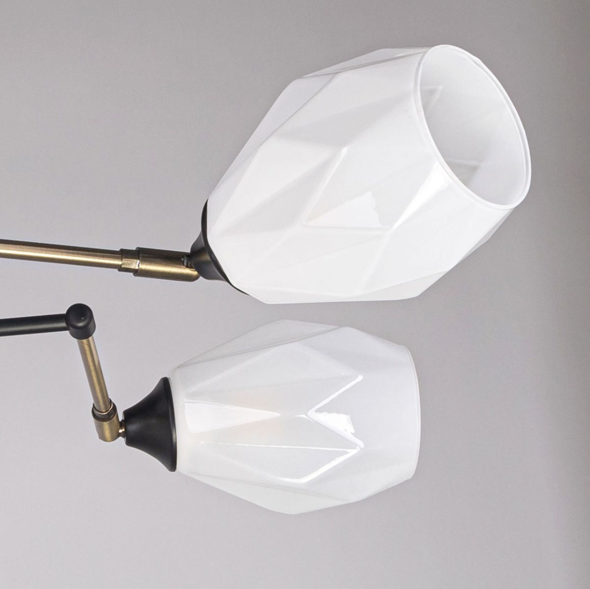 Потолочная люстра De Markt Акцент 680012105