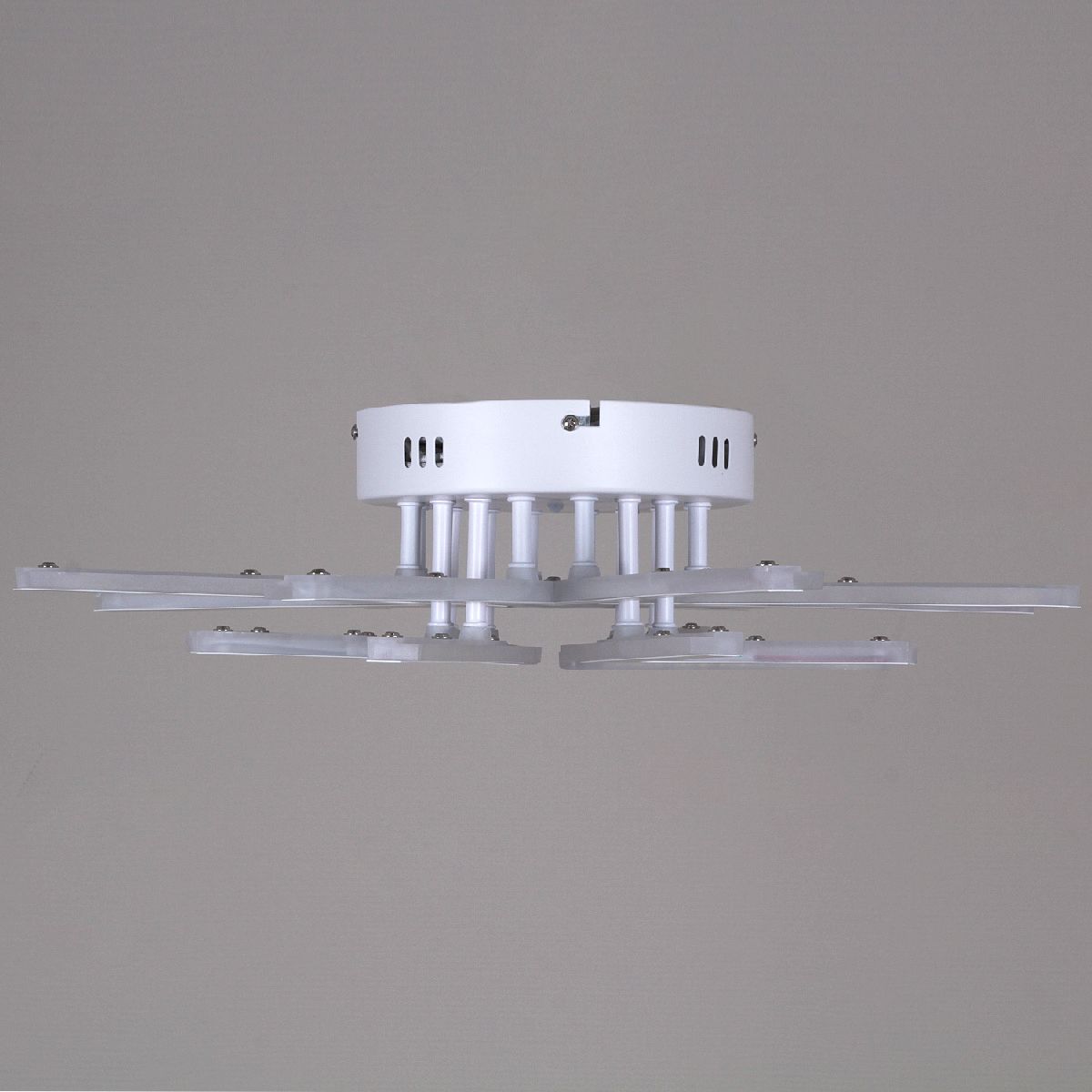Потолочная люстра Reluce 09824-3.3-4+4 WH