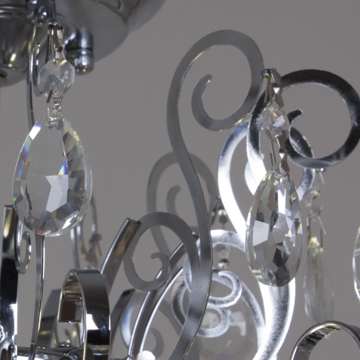 Люстра на штанге Reluce 79030-0.3-600A CH