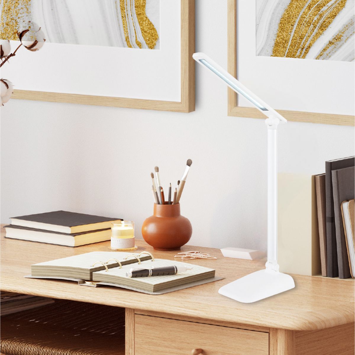 Настольная лампа Escada Bestla 10243/1LED