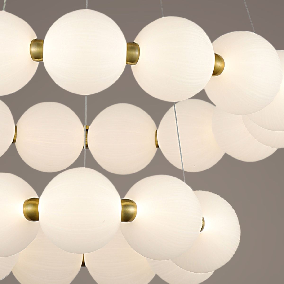 Подвесная люстра Reluce 31330-0.4-6+4