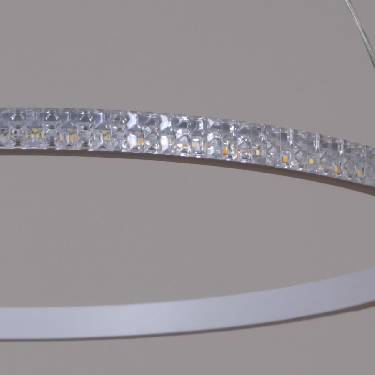 Подвесная люстра Reluce 06315-3.9-01 WH